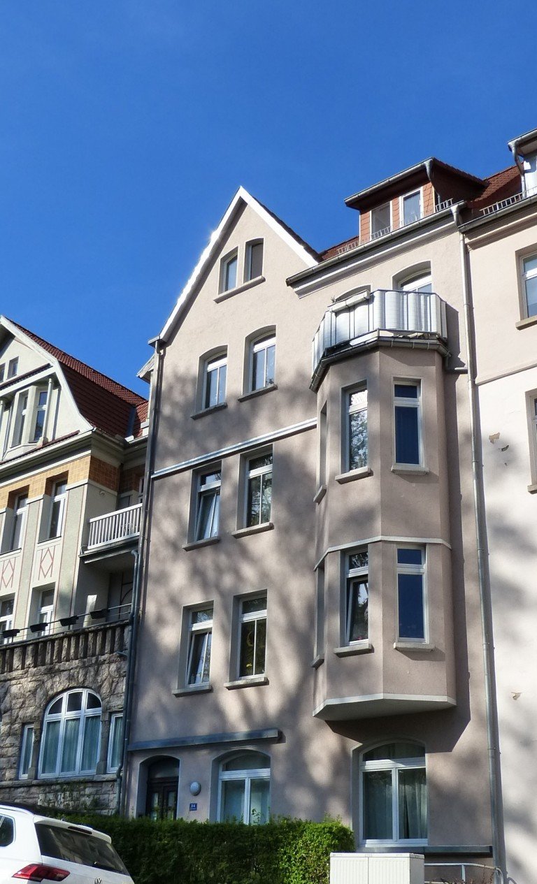 Haus Stra�enansicht Eisenach Wohnung attraktive 3,5-Raum-Wohnung mit Balkon und Kachelofen
